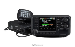 Kenwood TM-D750 operation panel, main unit and microphone - Submitted by Peter